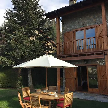 Holiday home Casa Pareada En Con Excelentes Vistas Ger