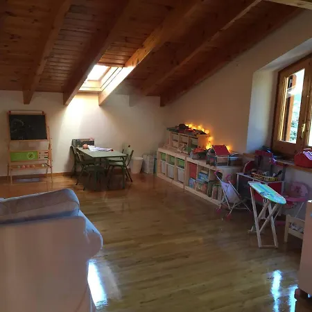 Holiday home Casa Pareada En Con Excelentes Vistas Ger